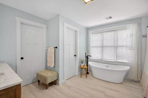 Bath - 79 Neshobe Rd, Mashpee, MA 02649 photo 2 of 8