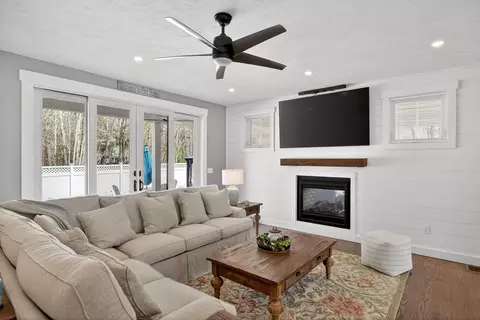 Living - 79 Neshobe Rd, Mashpee, MA 02649 photo 2 of 5