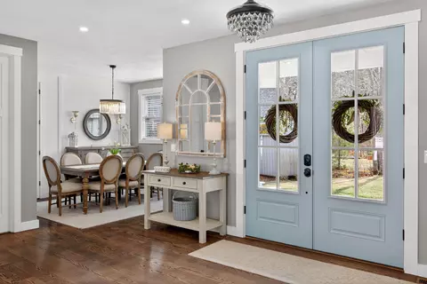 Entry Way - 79 Neshobe Rd, Mashpee, MA 02649 photo 3 of 8
