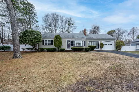 59 Captain Dore Rd, South Yarmouth, MA 02664