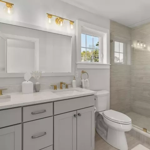 Bath - 3 Azalea Ln, Mashpee, MA 02649 photo 3 of 5