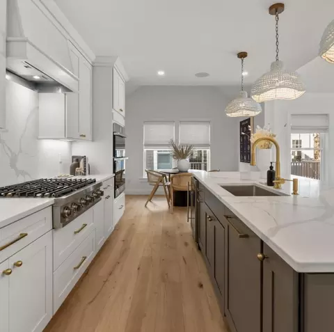 Kitchen - 3 Azalea Ln, Mashpee, MA 02649 photo 3 of 3
