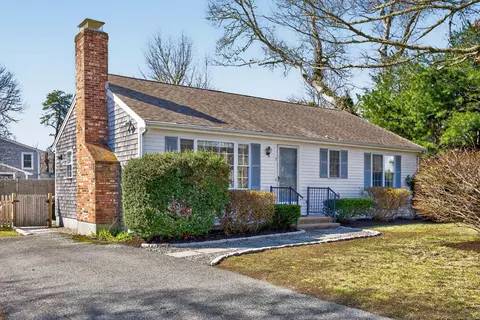1 Charing Cross Rd, South Dennis, MA 02660