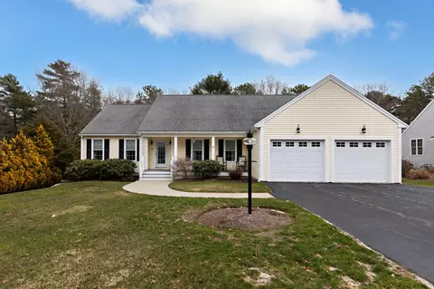 40 Mirasol Drive Dr, Buzzards Bay, MA 02532