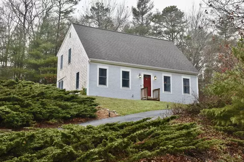 8 Pickerel Way, Forestdale, MA 02644