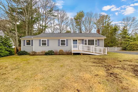 27 Lietrim Cir, Centerville, MA 02632