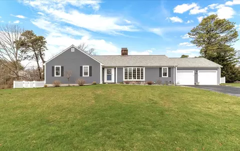 68 Sea Meadow Dr, East Dennis, MA 02641
