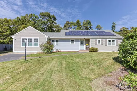176 Beacon St, South Yarmouth, MA 02664