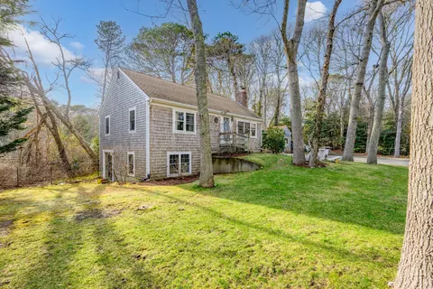Exterior - 43 Chickadee Ln, Centerville, MA 02632 photo 17 of 25