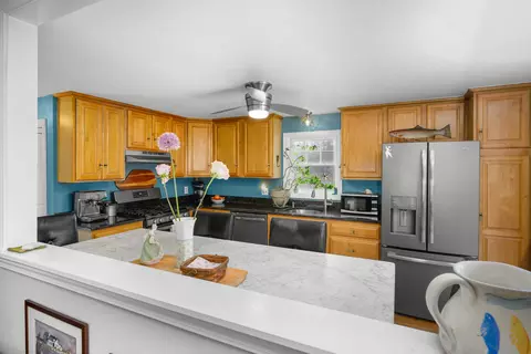Kitchen - 43 Chickadee Ln, Centerville, MA 02632 photo 2 of 4