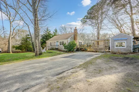 Exterior - 43 Chickadee Ln, Centerville, MA 02632 photo 3 of 25