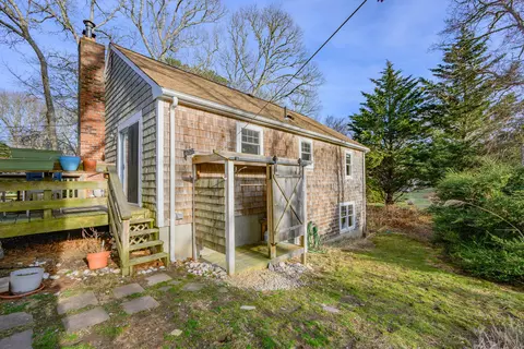 Exterior - 43 Chickadee Ln, Centerville, MA 02632 photo 9 of 25
