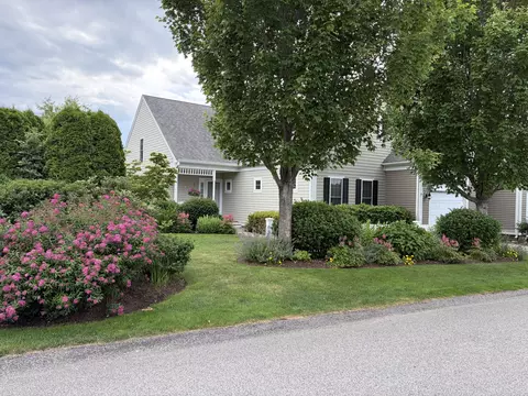 2 Amberwood Ct UNIT 2, Bourne, MA 02532
