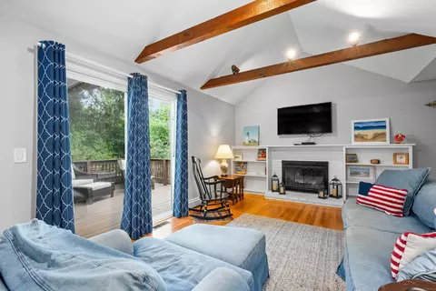 Living - 290 Riverview Ln, Centerville, MA 02632 photo 2 of 5