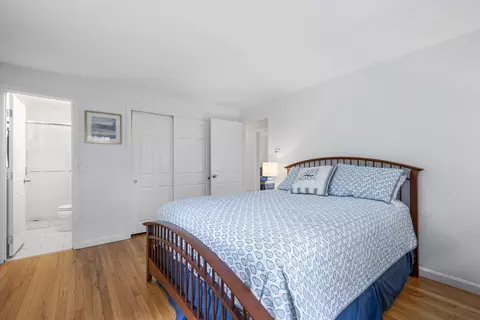 Bedroom - 290 Riverview Ln, Centerville, MA 02632 photo 2 of 5