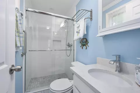 Bath - 290 Riverview Ln, Centerville, MA 02632 photo 2 of 3