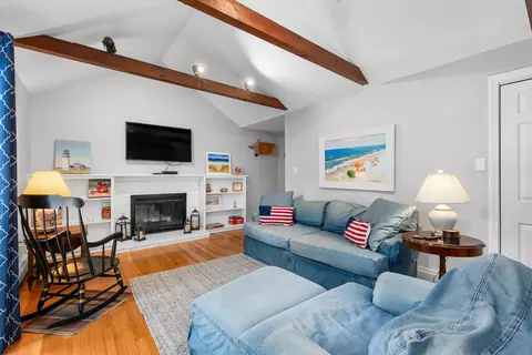 Living - 290 Riverview Ln, Centerville, MA 02632 photo 3 of 5