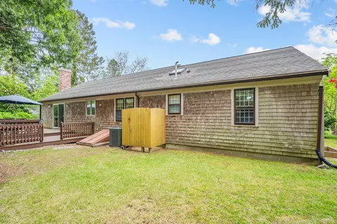 Exterior - 290 Riverview Ln, Centerville, MA 02632 photo 7 of 8