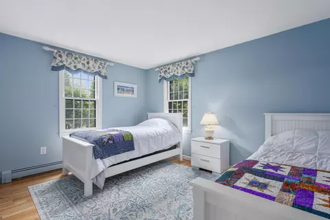 Bedroom - 290 Riverview Ln, Centerville, MA 02632 photo 3 of 5