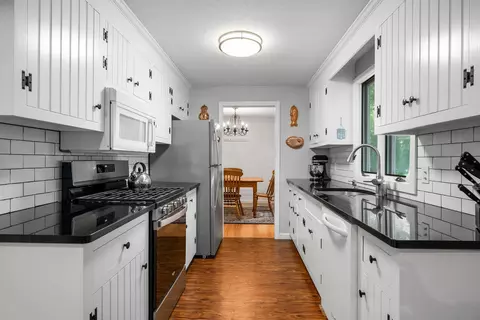 Kitchen - 290 Riverview Ln, Centerville, MA 02632 photo 2 of 2