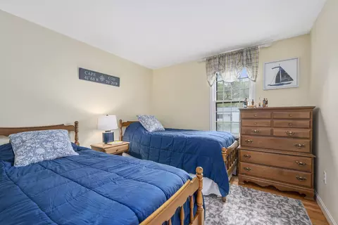 Bedroom - 290 Riverview Ln, Centerville, MA 02632 photo 4 of 5