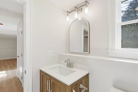 Bath - 31 Marway, Mashpee, MA 02649 photo 4 of 4