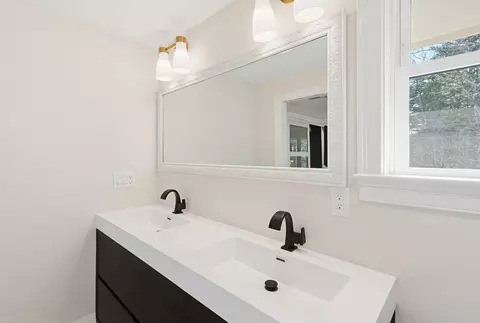 Bath - 31 Marway, Mashpee, MA 02649 photo 2 of 4