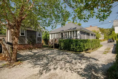 6 Daggett Ln, Provincetown, MA 02657