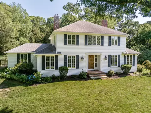 20 Howland Ln, East Sandwich, MA 02537