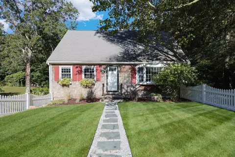 4 Clement St, Sandwich, MA 02563