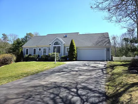 31 Falling Leaf Ln, Osterville, MA 02655 photo 1