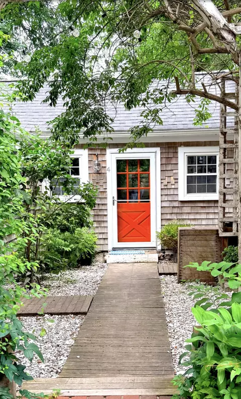 5 Kiley Ct #4, Provincetown, MA 02657