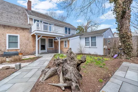 5 Kiley Ct #1, Provincetown, MA 02657