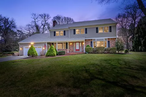 43 Sturgis Ln, Barnstable, MA 02630