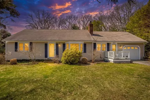 253 Gleneagle Dr, Centerville, MA 02632