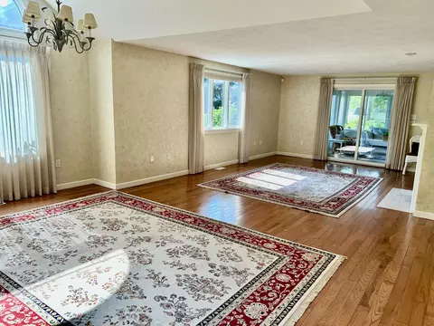 Living - 28 Windward St UNIT 28, Mashpee, MA 02649 photo 2 of 6