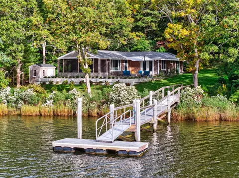 23 Childs River Rd, East Falmouth, MA 02536