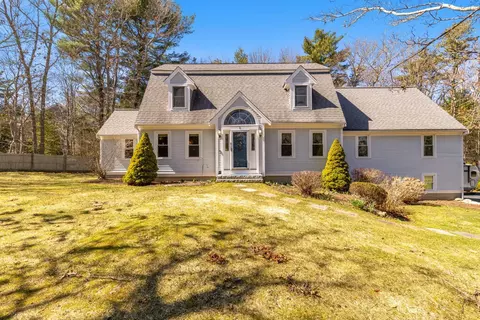 1 Lighthouse Ln, Forestdale, MA 02644