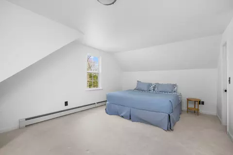 Bedroom - 4332 Main St, Barnstable, MA 02630 photo 6 of 8