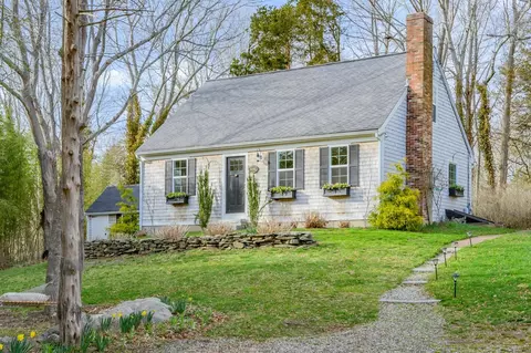 4332 Main St, Barnstable, MA 02630