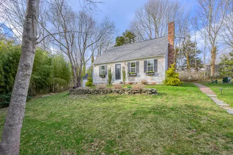 4332 Main St, Barnstable, MA 02630