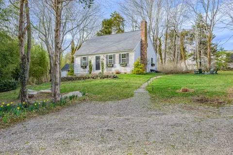 Exterior - 4332 Main St, Barnstable, MA 02630 photo 1 of 17