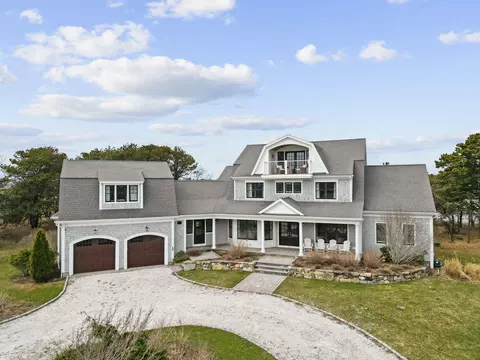 10 Uncle Stephens Rd, West Dennis, MA 02670