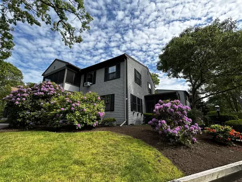 14 Harold St #2F, Harwich Port, MA 02646