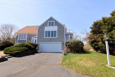 11 Joyce Cir, East Dennis, MA 02641