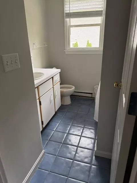 Bath - 183 Monomoscoy Rd, Mashpee, MA 02649 photo 1 of 3
