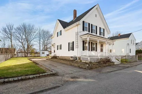 9 Blinns Ct, Taunton, MA 02780