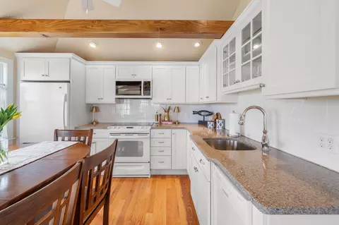 Kitchen - 280 Harbor Point Rd, Barnstable, MA 02630 photo 1 of 2