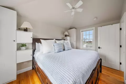 Bedroom - 280 Harbor Point Rd, Barnstable, MA 02630 photo 1 of 2