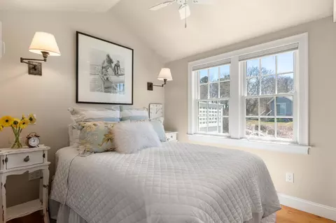 Bedroom - 280 Harbor Point Rd, Barnstable, MA 02630 photo 2 of 2